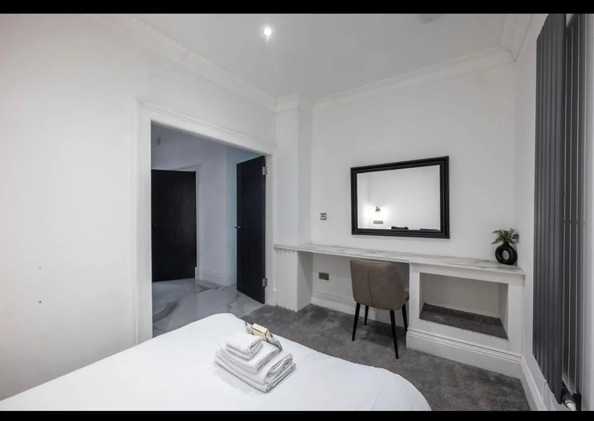 Royal Mile Apartment 2Bedroom エディンバラ